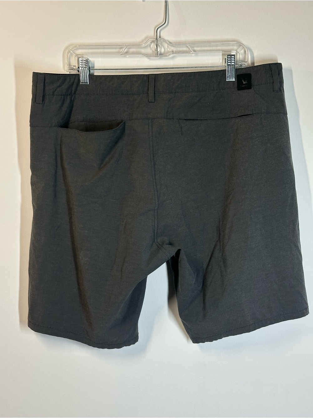 Vuori Meta Shorts Black Performance Shorts, Size 38 - Picture 4 of 6